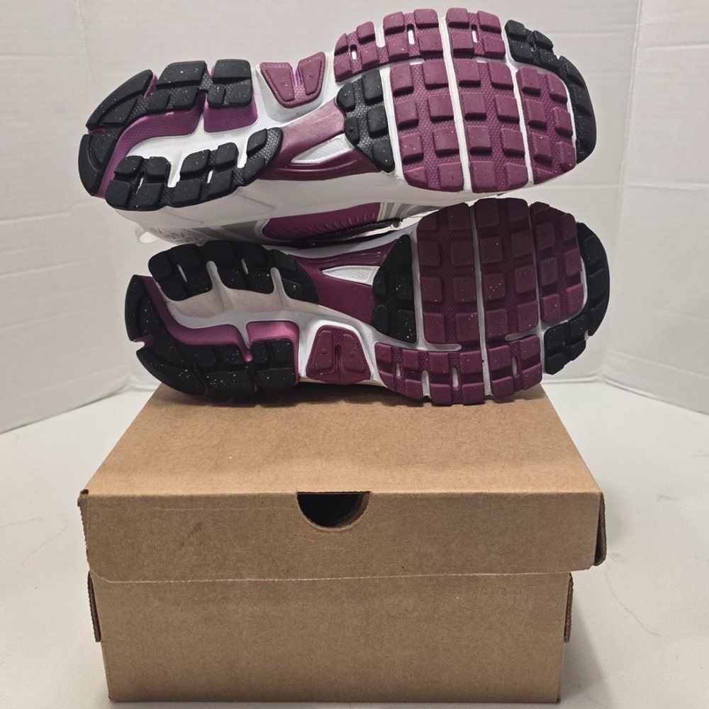 Nike Zoom Vomero 5 Hot Fuchsia size 7Y - Picture 5 of 7